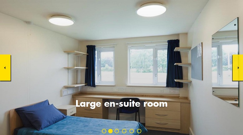 Large en-suite room.jpg