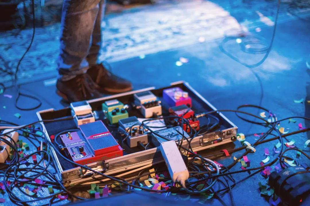 ROCK' N' ROLL.jpg ROCK' N' ROLL.jpg